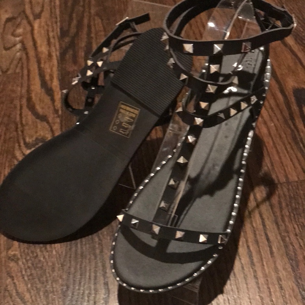 Studded flat sandal